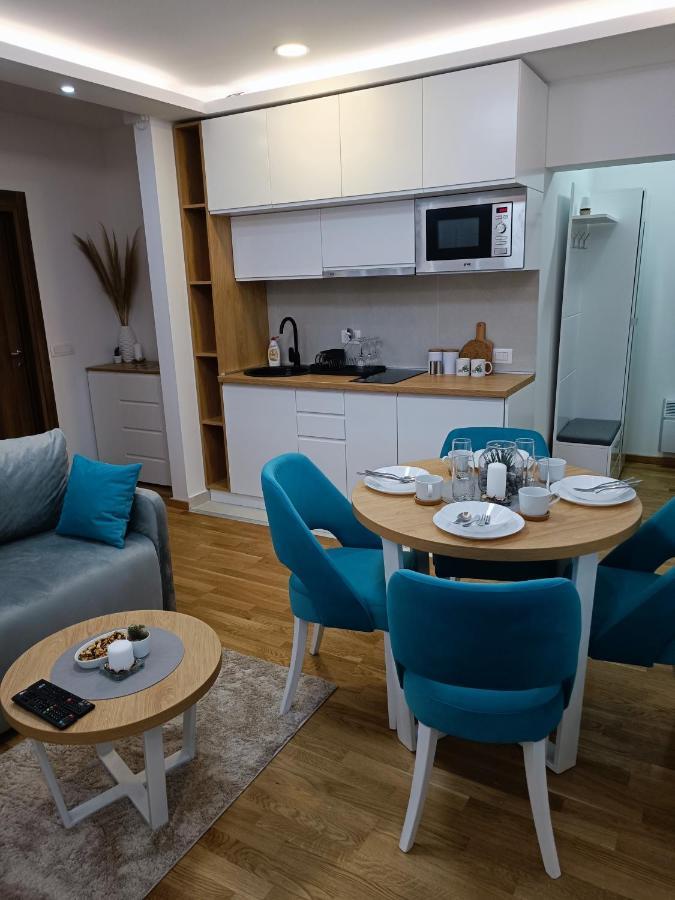 Lola Apartment *