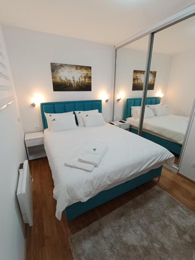 Lola Apartment